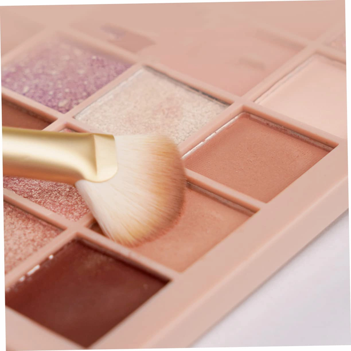 16pcs Angled Makeup Brush Nose Contour Eye Shadow and Concealer Brushes for Blending Premium Synthetic Hair Soft and Comfortable for Professional Makeup Application