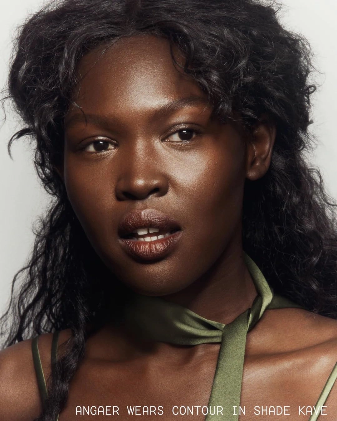19/99 Cream Contour Stick All-Over Face | Cruelty-Free, Vegan, Responsible Beauty (Kave)