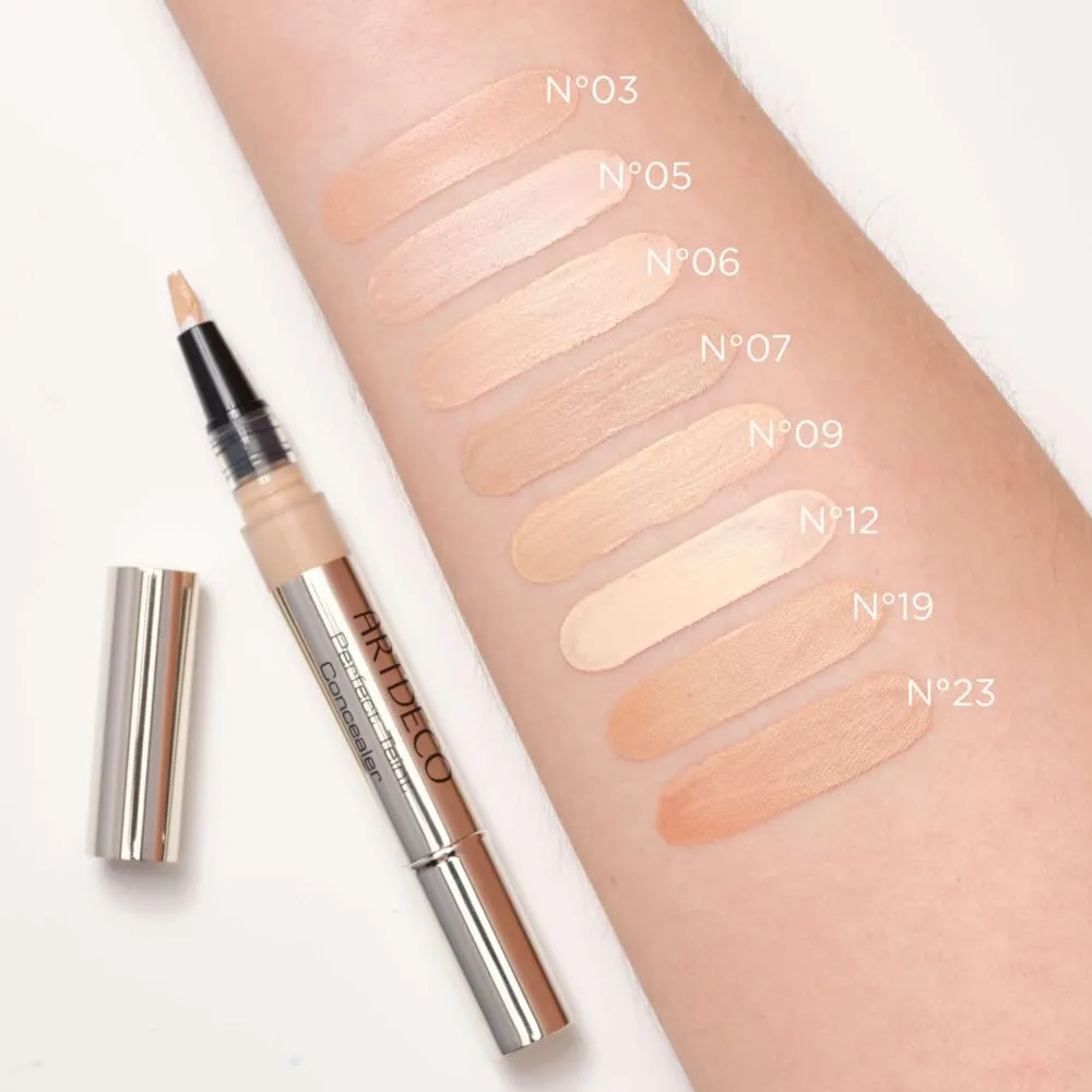 ARTDECO Perfect Teint Concealer - Olive N°07 - Light-Reflecting Concealer with Brush Applicator - No Signs of Tiredness - Medium Coverage - Water-Resistant - Long Lasting - Makeup - 0.07 Fl Oz