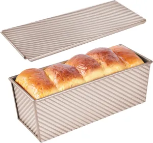Commercial Pullman Loaf Pan with Lid, 2.2Lb Dough Capacity Non-Stick Rectangle Corrugated Carbon Steel Bread Toast Mold with Cover for Baking Bread (Champagne Gold)