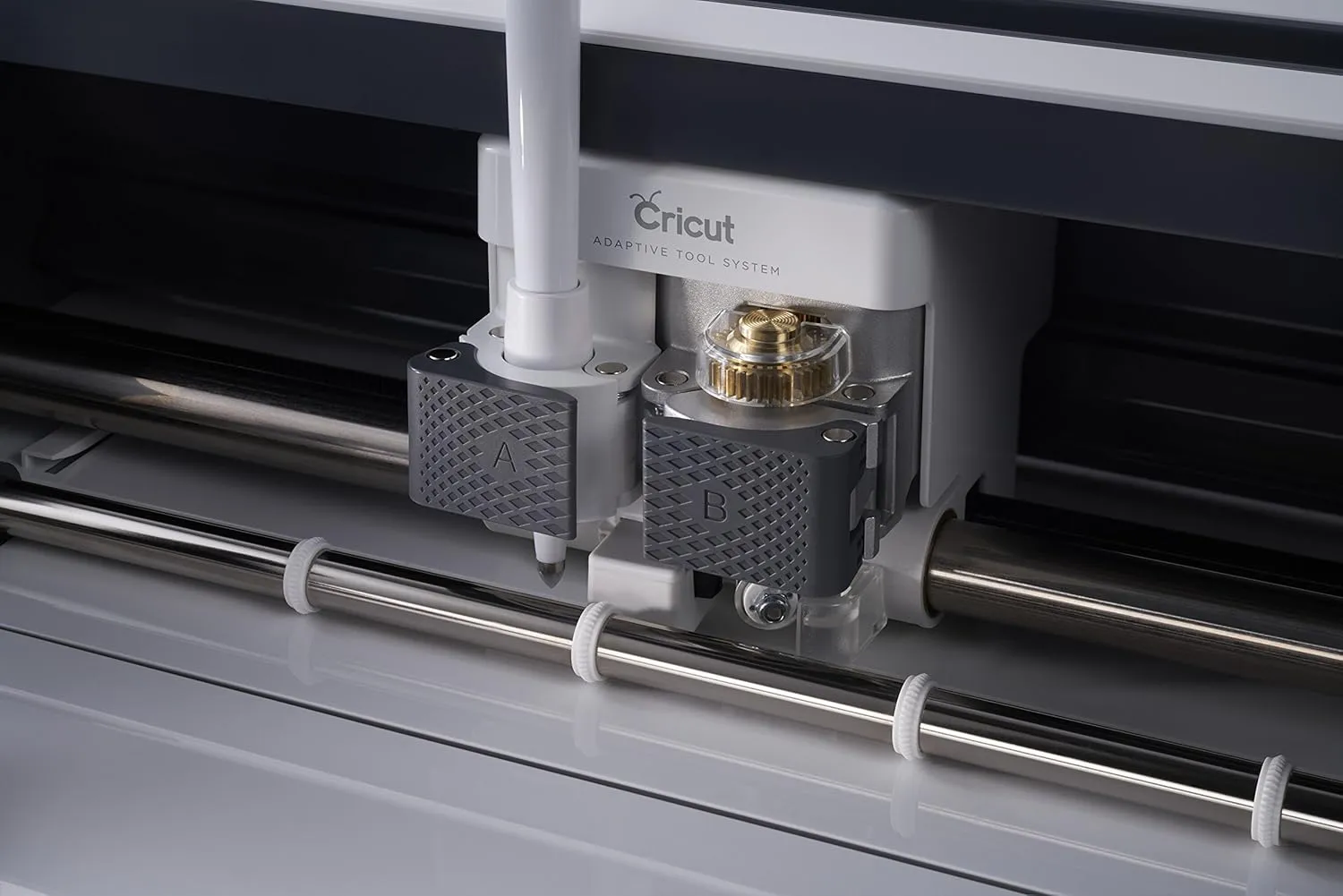 Cricut Maker - Smart Cutting Machine - with 10X Cutting Force, Cuts 300  Materials, Create 3D Art, Home Decor & More, Bluetooth Connectivity, Compatible with iOS, Android, Windows & Mac, Champagne