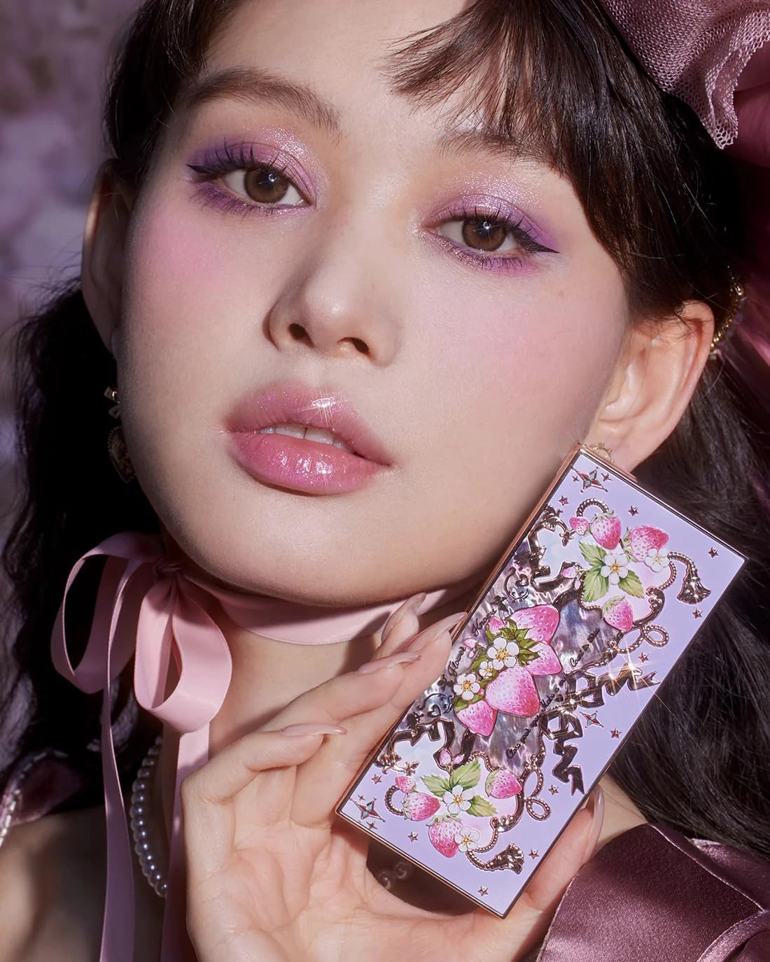 Flower Knows Violet Strawberry Rococo Eyeshadow Palette - 3 Matte 2 Shimmer Purple Shades,Long-lasting,Easy-to-apply & Highly Pigmented Eye Shadow(G01 Starmoon Strawberryl,0.37 Oz)