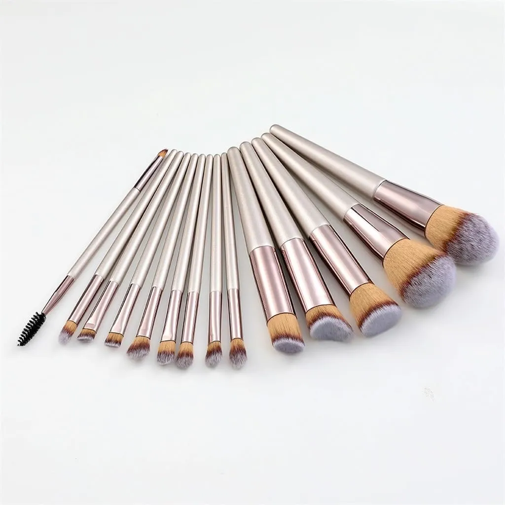 JSEIAJB Soft Wooden Handle 14pcs Champagne Gold Makeup Brushes Set Portable Eyeshadow Brushes