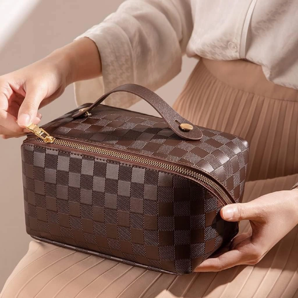 Lently Makeup Bag, Travel Cosmetic Bags for Women Make Up Bag Organizer Case Everything Makeup Bag, Large Capacity Portable (Grid, Mocha Brown)