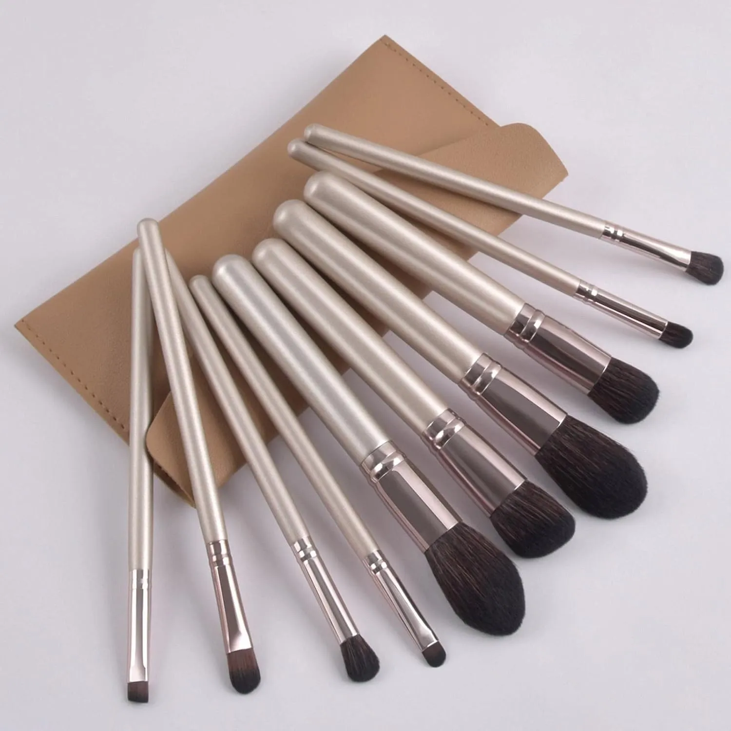 Makeup Brush Set Soft Synthetic Brush Powder Beauty Advanced Makeup Makeup Makeup Set Eyeshadow Brush Portable Foundation Makeup Beginner Brush Set Brush Dip Brush(Champagne Gold)