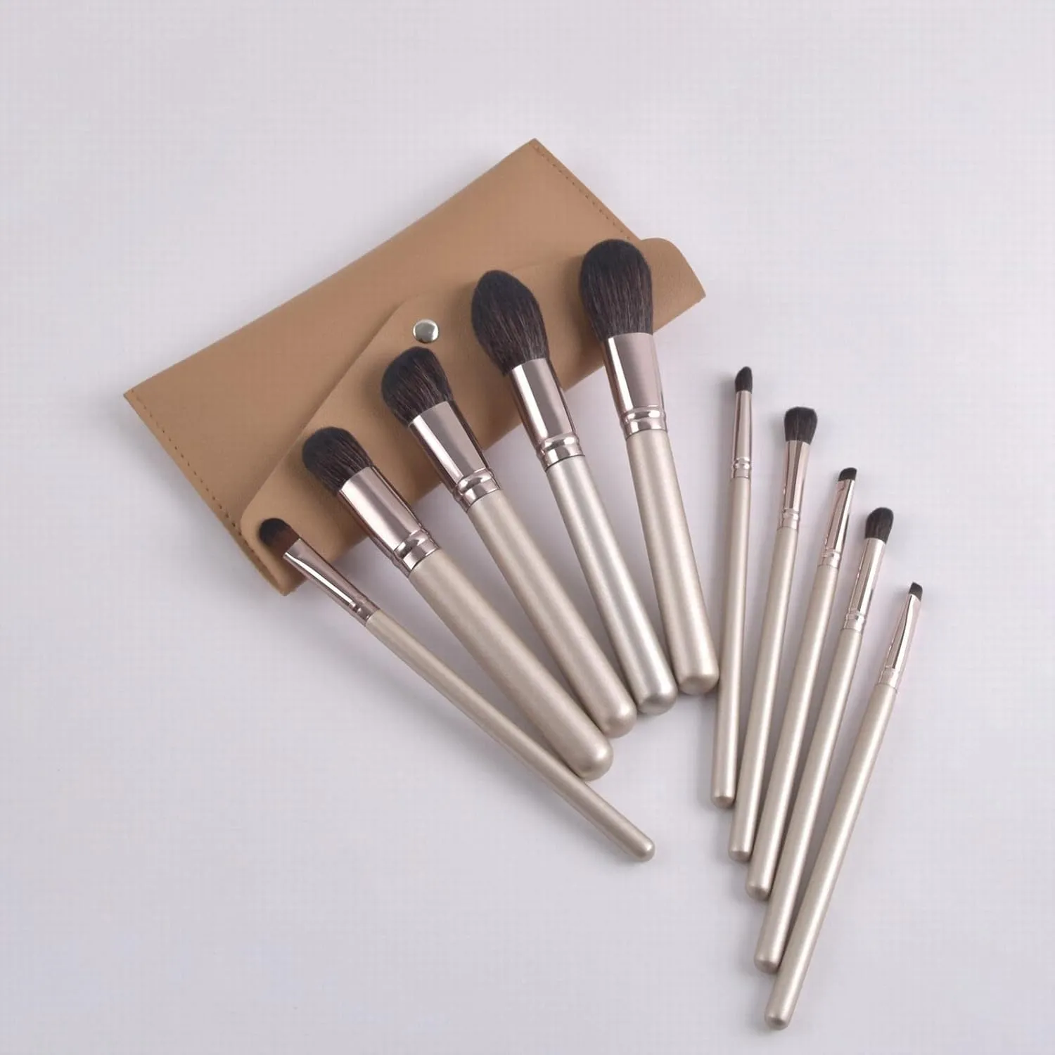 Makeup Brush Set Soft Synthetic Brush Powder Beauty Advanced Makeup Makeup Makeup Set Eyeshadow Brush Portable Foundation Makeup Beginner Brush Set Brush Dip Brush(Champagne Gold)