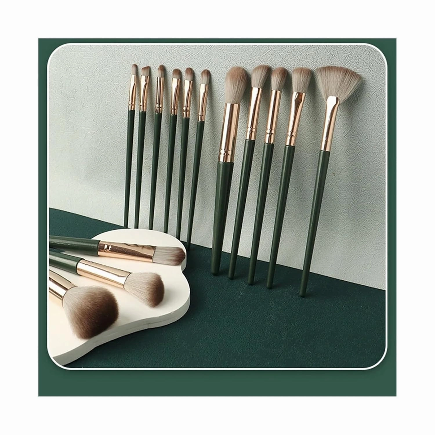 Soft Bristled Makeup Brush 14 Green Cloud Makeup Brush Set Woman Tool Beginner Blush Brush(Set And Bag)